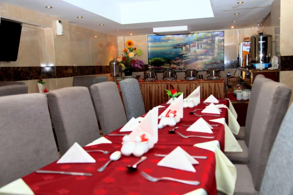 Saffron Hotel Dubai Ngoại thất bức ảnh
