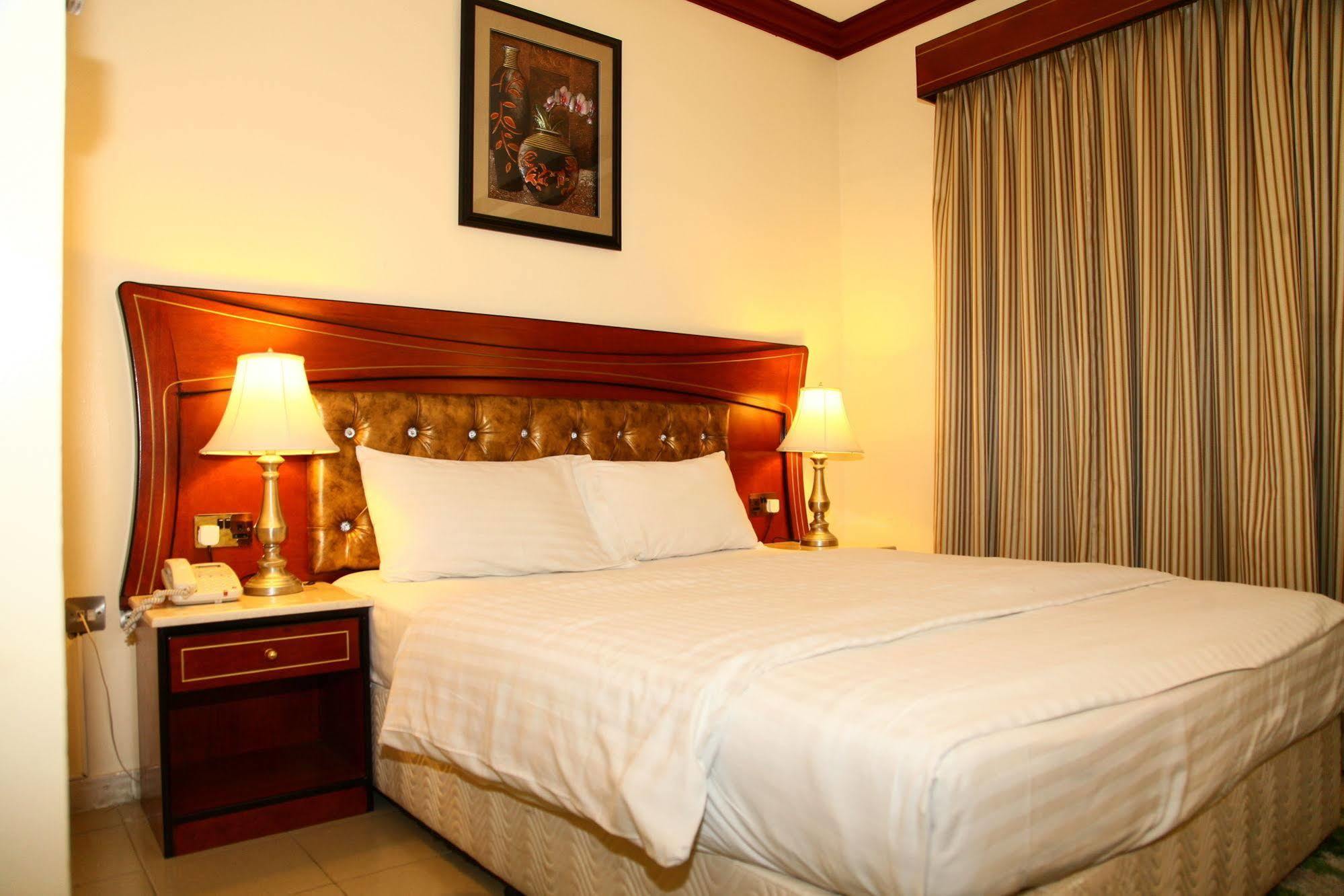 Saffron Hotel Dubai Ngoại thất bức ảnh