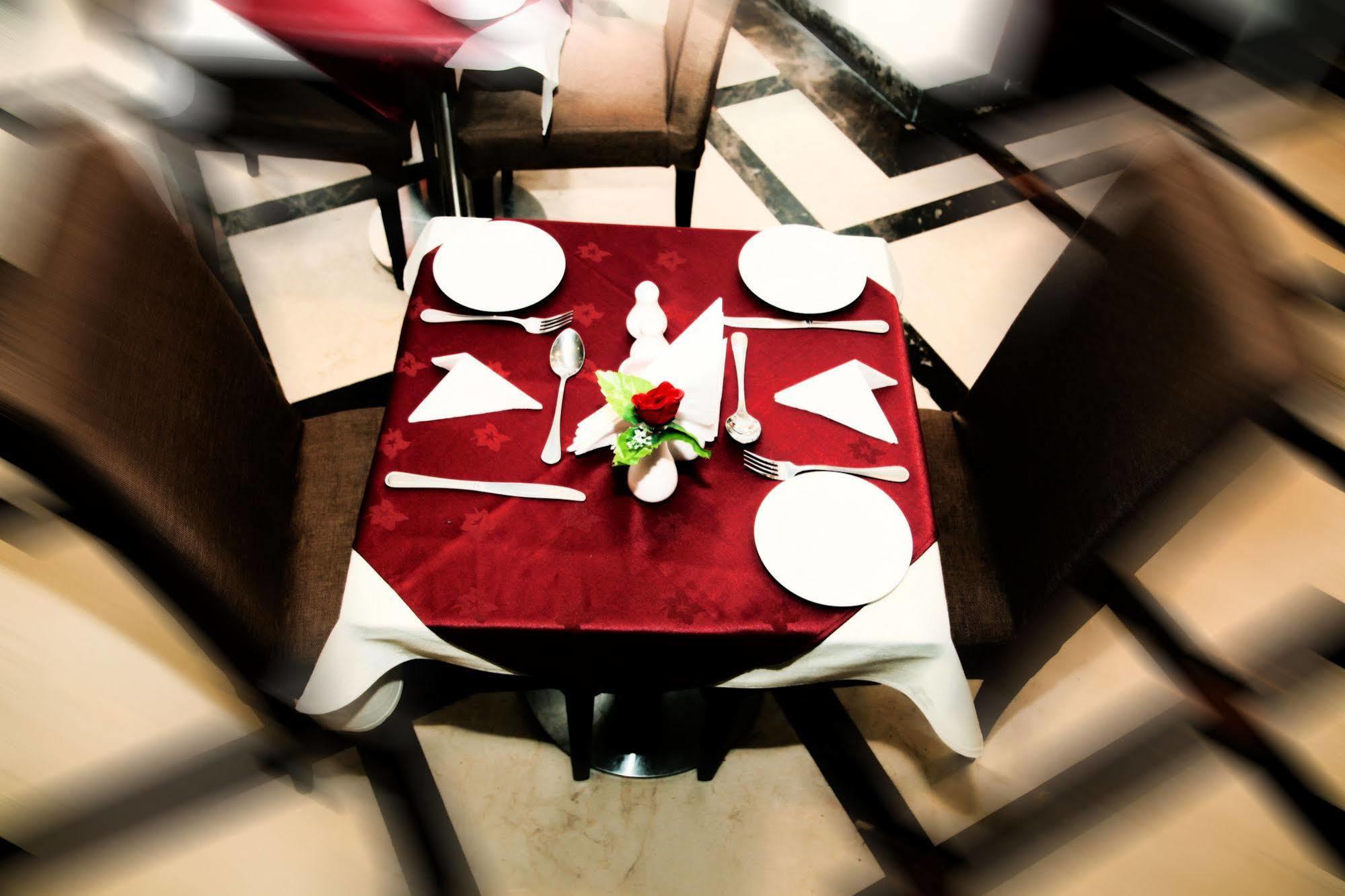 Saffron Hotel Dubai Ngoại thất bức ảnh